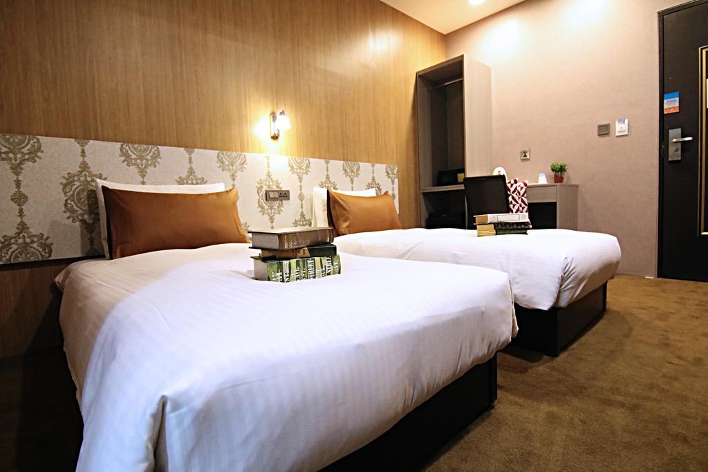 Ximen 101 - S Hotel Taipei Exterior photo