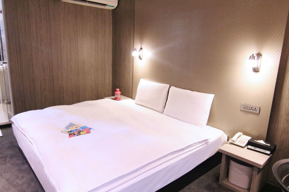 Ximen 101 - S Hotel Taipei Exterior photo