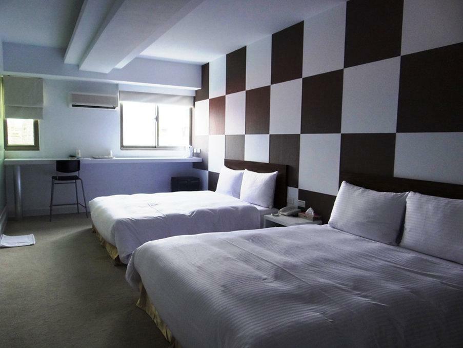 Ximen 101 - S Hotel Taipei Exterior photo