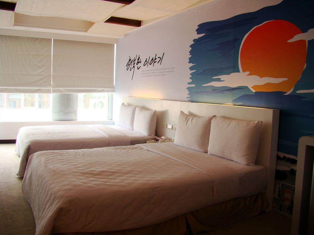 Ximen 101 - S Hotel Taipei Exterior photo